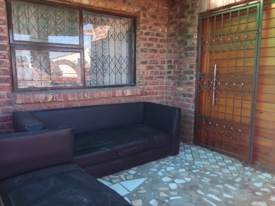 2 Bedroom Property for Sale in Kwazakhele Eastern Cape